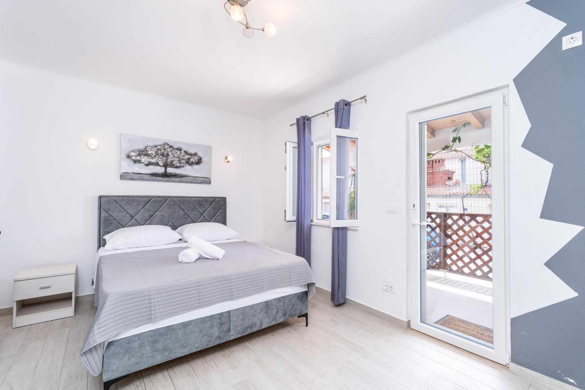 Feather Studio Apartment - Free Private Parking - Self Check-In ดูบรอฟนิก ภายนอก รูปภาพ