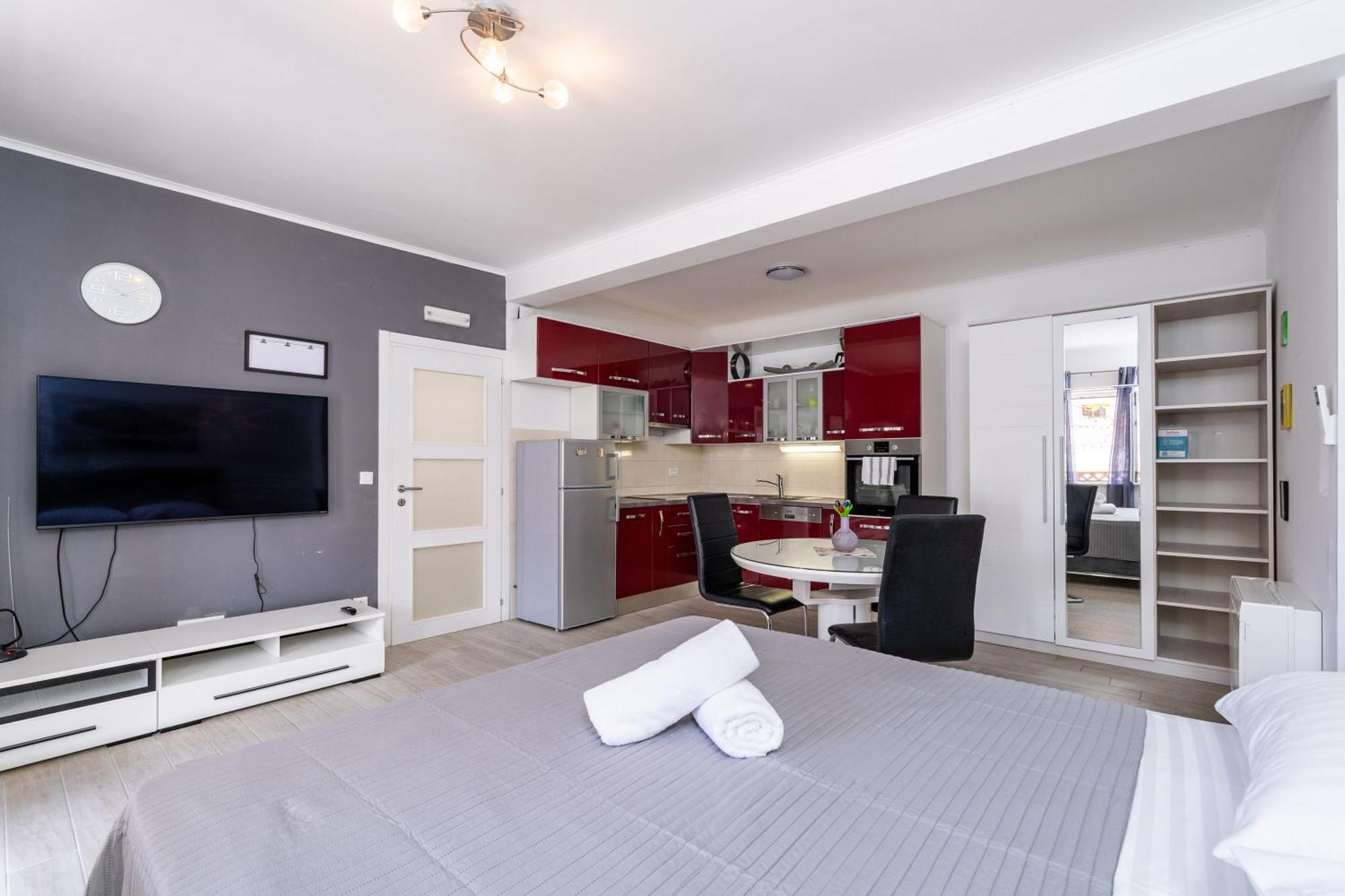 Feather Studio Apartment - Free Private Parking - Self Check-In ดูบรอฟนิก ภายนอก รูปภาพ