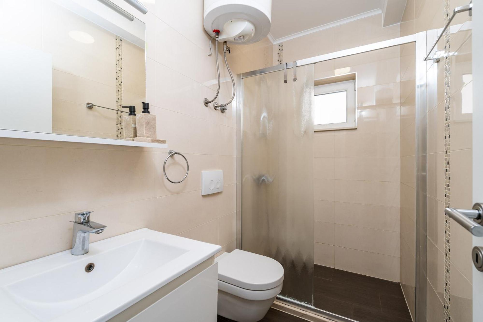 Feather Studio Apartment - Free Private Parking - Self Check-In ดูบรอฟนิก ภายนอก รูปภาพ